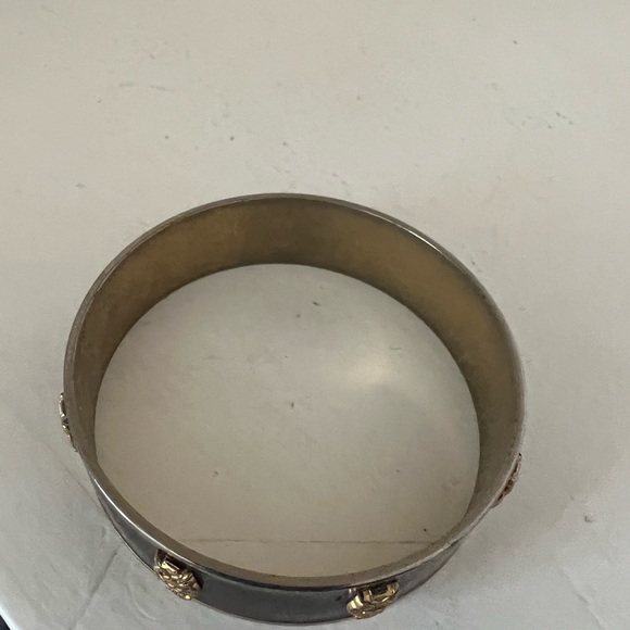 Janna Conner bangle bracelet with gold tone owls. Very good pre owned. - Picture 3 of 3